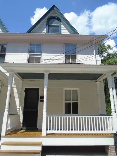 Main picture of 8484 Frederick Rd