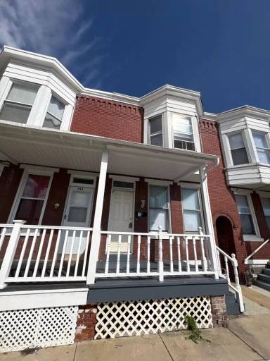 Main picture of 125 Stevens Ave