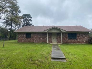 Main picture of 500 Wade Ln