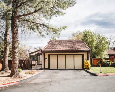 Main picture of 698 E Riverview Cir