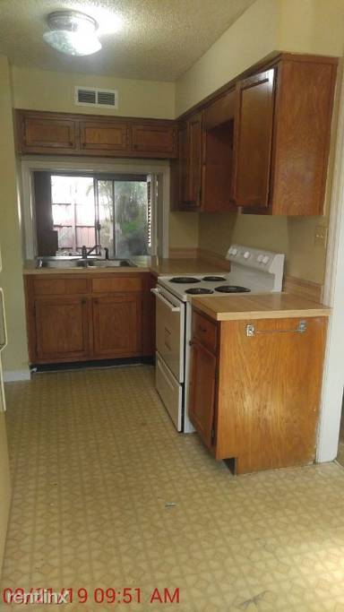 Main picture of 105 Springwood Cir
