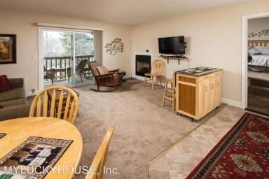 Main picture of 1565 NW Wall St