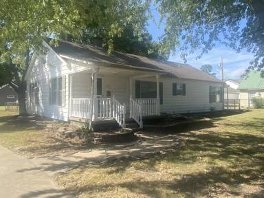 Main picture of 322 E Elgin St