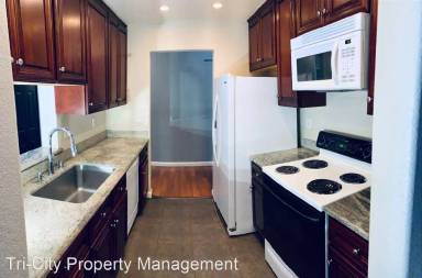 Main picture of 39887 Cedar Blvd