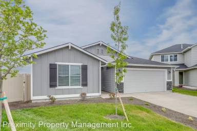 Main picture of 3037 N Saratov Way