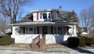 Main picture of 208 W Calhoun St