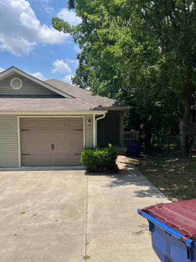 Main picture of 1712 Lexington Ave