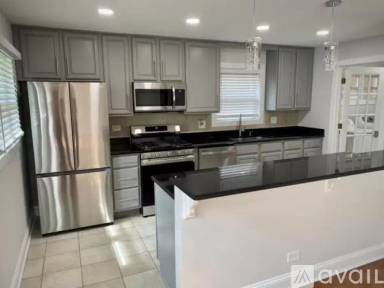 Main picture of 821 Justina St