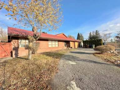 Main picture of 3338 W Riverview Dr
