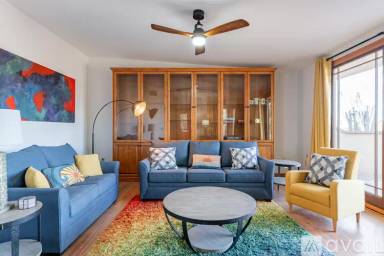 Main picture of 140 E Montecello Ct