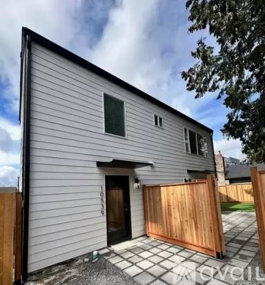 Main picture of 10539 Phinney Ave N