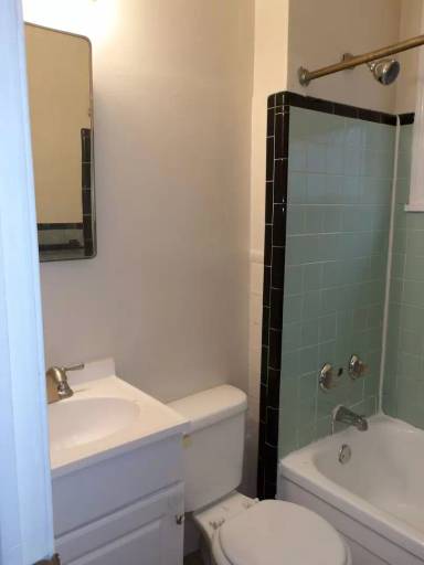 Main picture of 511 W Saint Catherine St