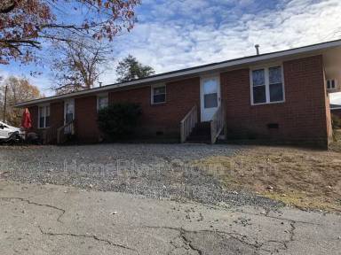 Main picture of 405 Summit St