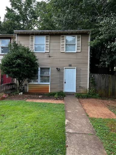 Main picture of 131 Roswell Commons Way