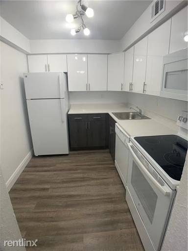 Main picture of 9000 SW 97th Ave