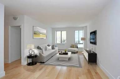 Main picture of 400 W 53rd St