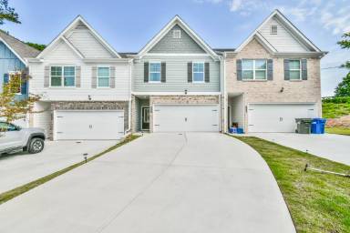Main picture of 3332 Abbey Way