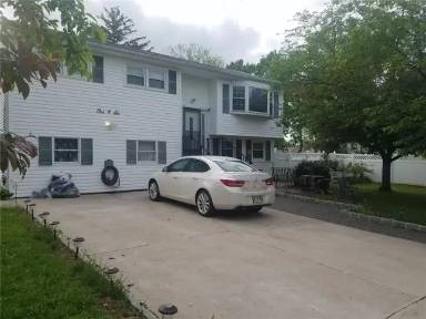 Main picture of 106 Madison St