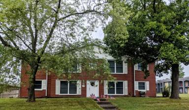 Main picture of 2460 Parkwood Dr