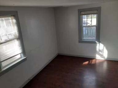 Main picture of 920 1/2 Gordon St
