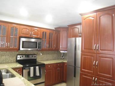 Main picture of 1200 SW 85th Ave