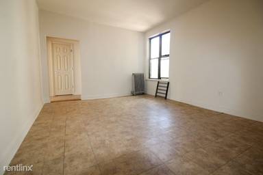 Main picture of 2077 Anthony Ave