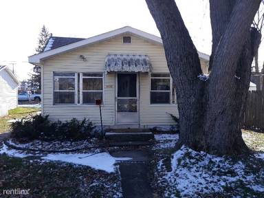 Main picture of 1528 E Fox St