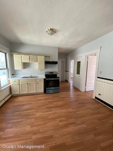 Main picture of 92 Truman St