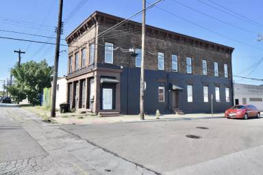 Main picture of 2647 Colerain Ave