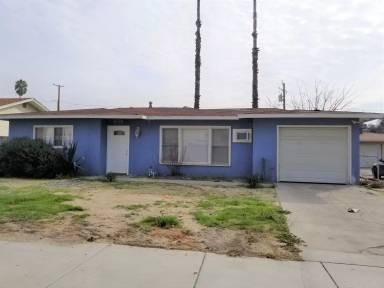 Main picture of 1075 E Oakland Ave