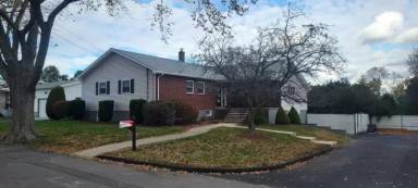 Main picture of 120 Savage St