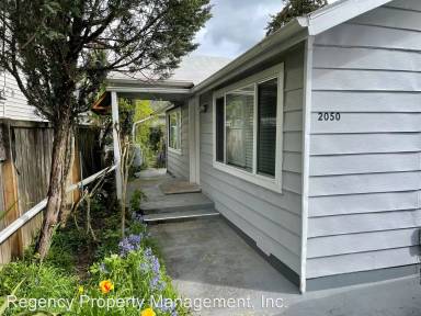 Main picture of 2050 SE 141st Ave