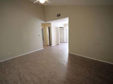 Main picture of 404 Burlwood Ct