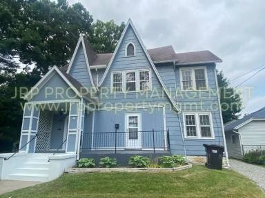 Main picture of 108 S Bowen St