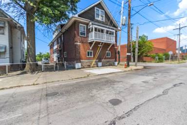 Main picture of 837 Wayside Rd