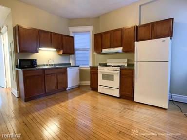Main picture of 2615 N Halsted St