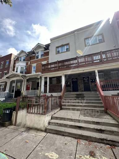 Main picture of 2331 N Park Ave