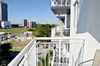 Main picture of 1800 Biscayne Plaza Condo
