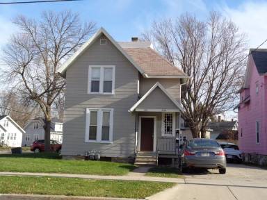 Main picture of 952 Elmwood Ave