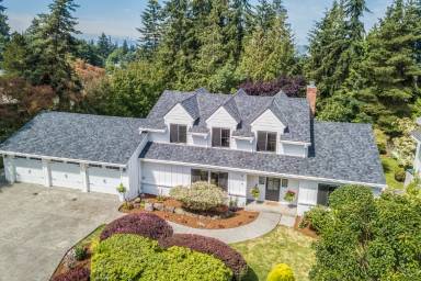 Main picture of 6119 114th Ave NE