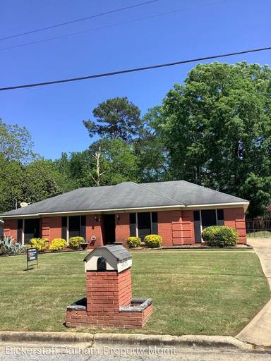 Main picture of 3021 Mustang Dr