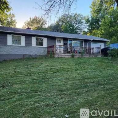 Main picture of 11541 E 38th Ter S