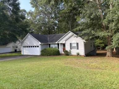 Main picture of 206 Old Colony Rd