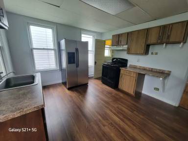 Main picture of 1305 Parkwood Blvd