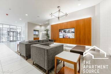 Main picture of 2555 N Clark Apartments