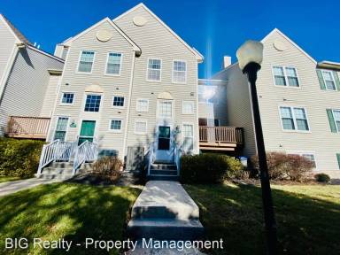 Main picture of 819 Dewees Pl