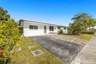 Main picture of 10851 SW 152nd St