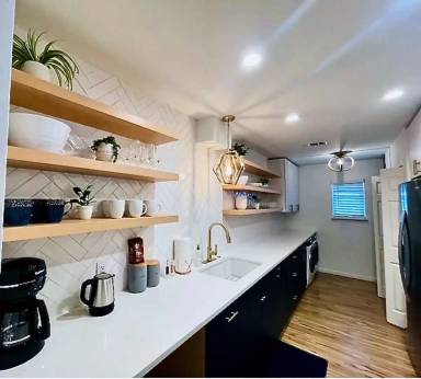 Main picture of 11004 Jordan Ln