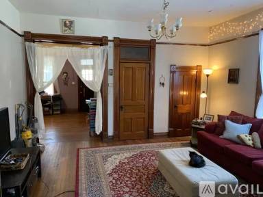 Main picture of 817 W Ashland Ave