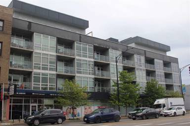 Main picture of 1610 W Fullerton Ave